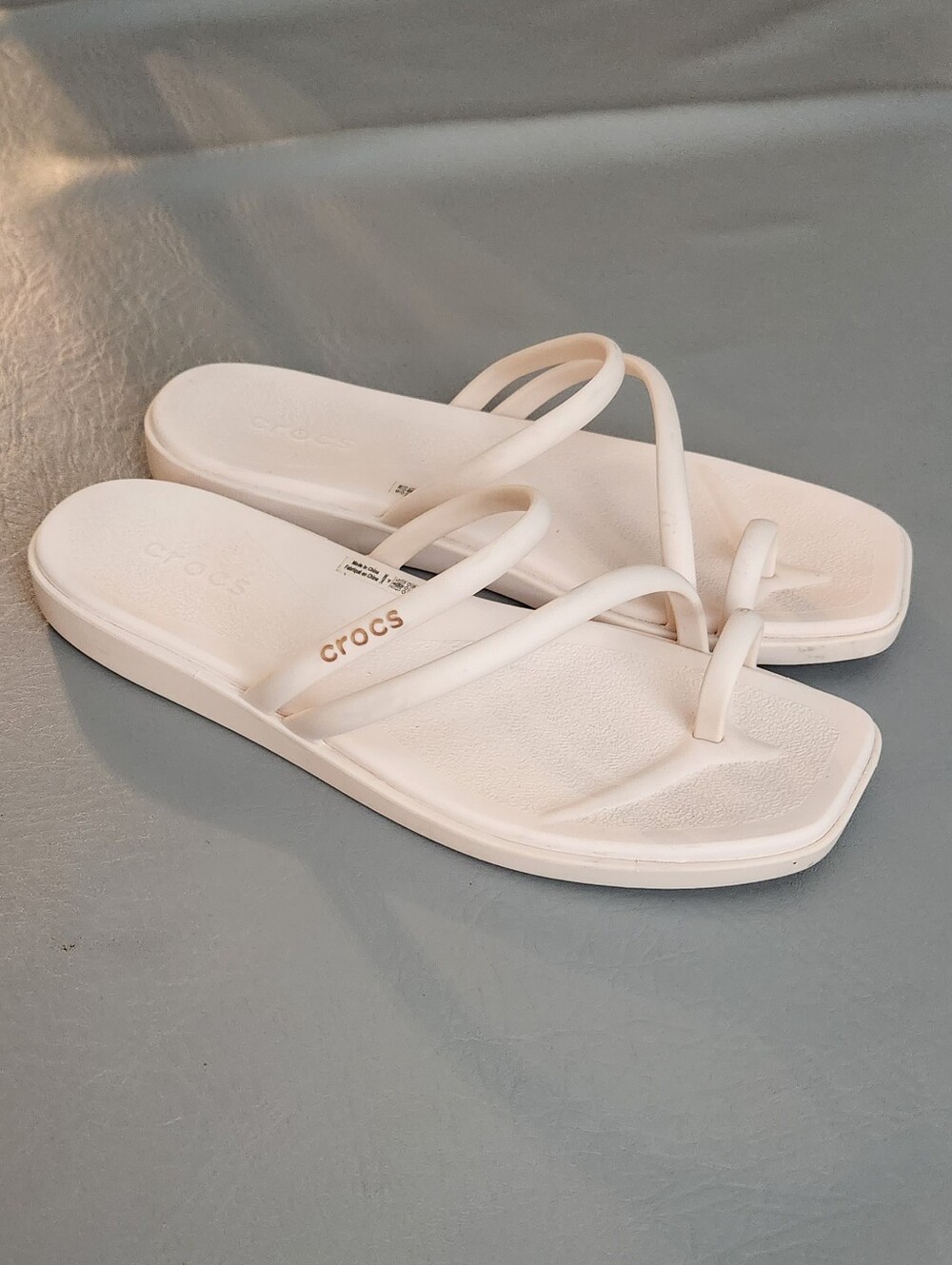 Crocs Miami Toe Loop Women's Size 8 Bubble Ice Sandal